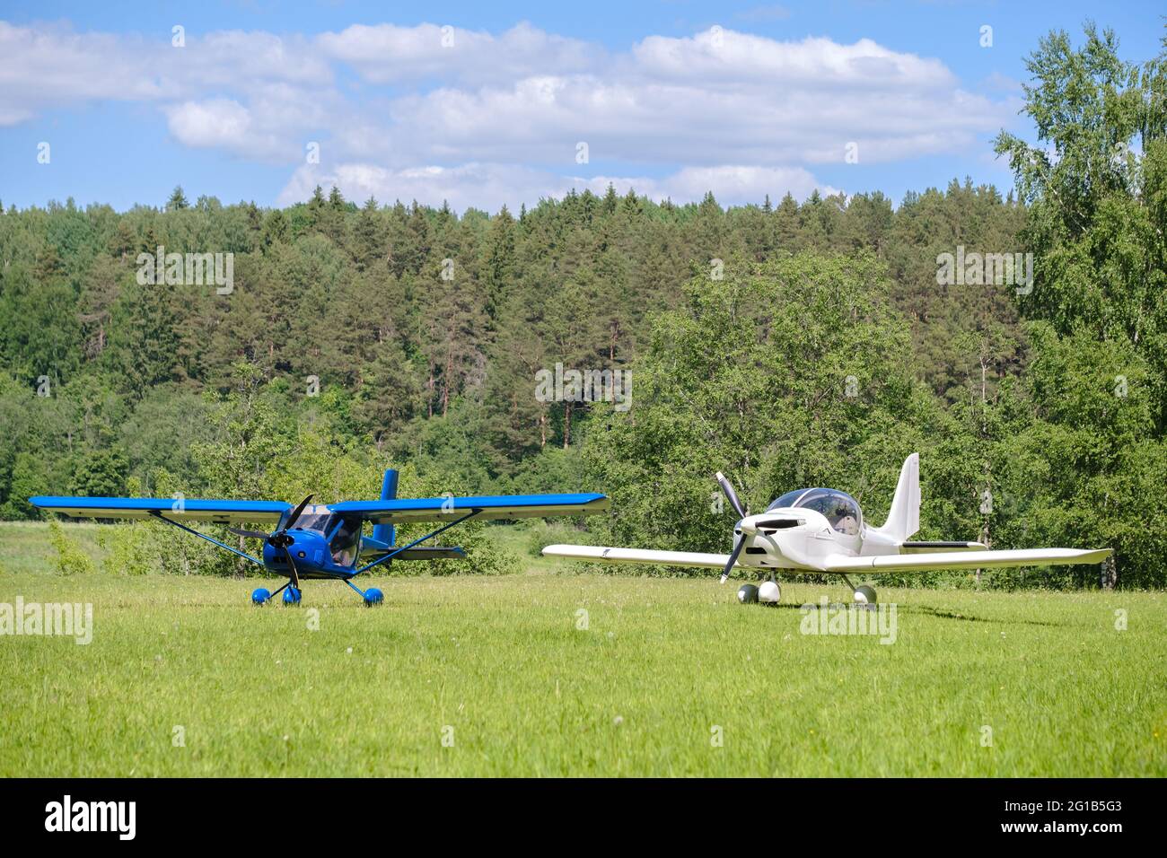 Small light aircraft landing strip hi-res stock photography and images ...