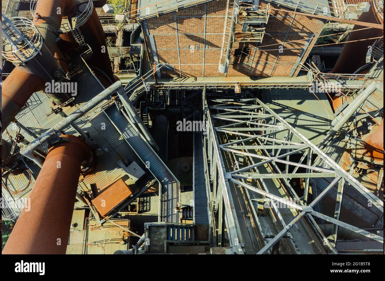 Zeche Zollverein und Landschaftspark Duisburg Nord fotografiert aus der Vogelperspektive. Stahlgerüst, abgelichtet als Monster aus Eisen und Stahl. Stock Photo