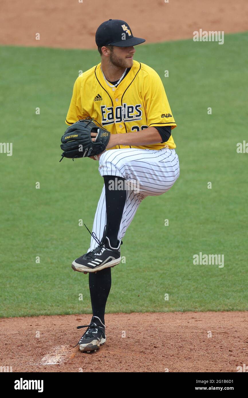 Oxford, MS, USA. 05th June, 2021. during an NCAA Regional baseball game