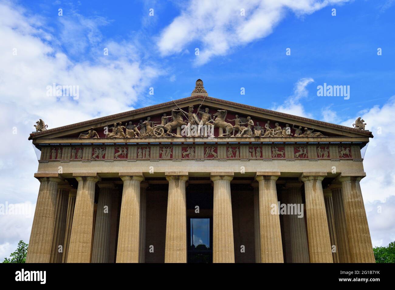 Nashville, Tennessee, USA. The Parthenon in Centennial Park, which