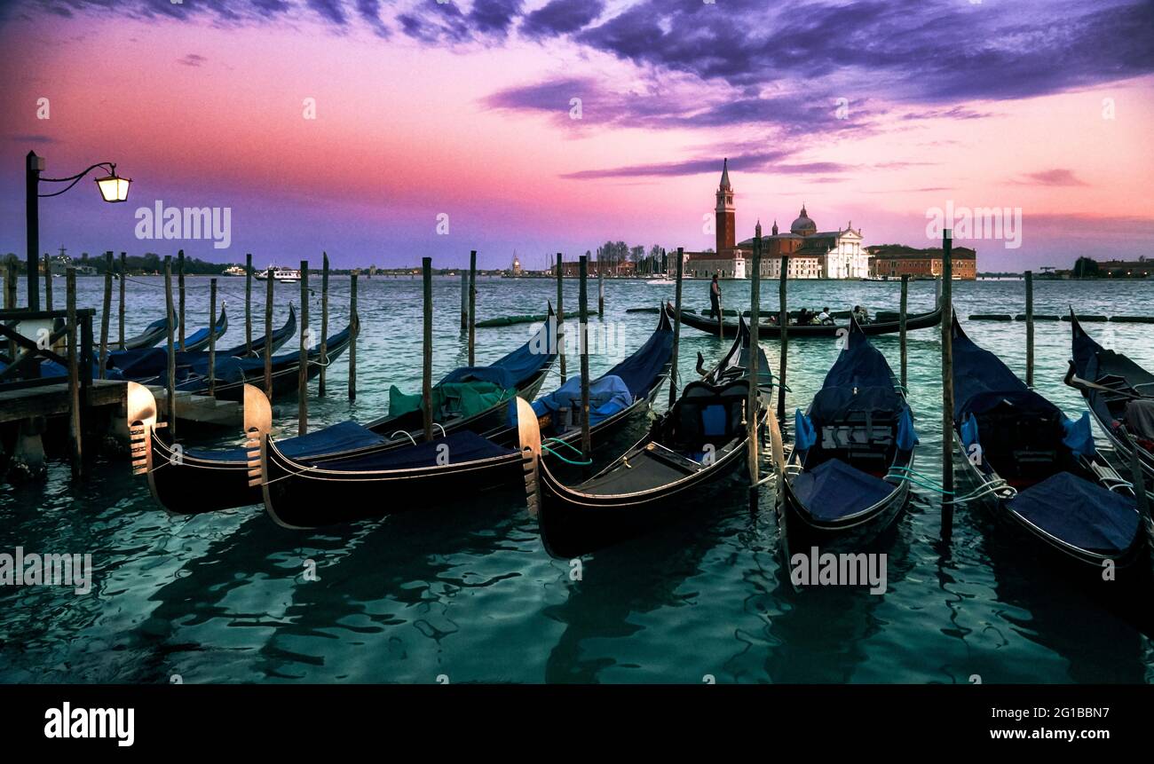 Venezia italy boat hi-res stock photography and images - Alamy