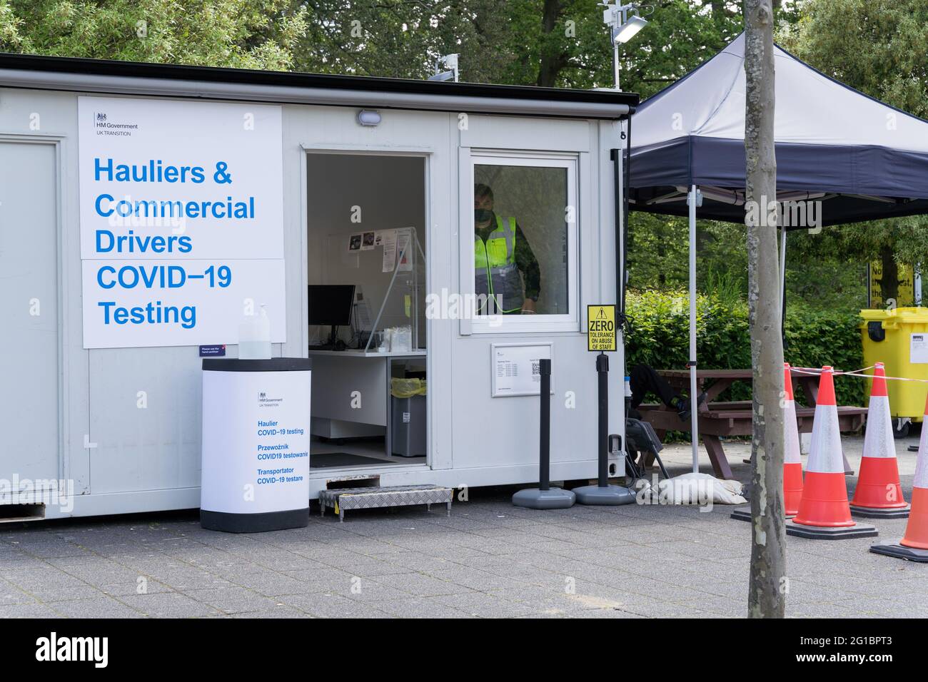 Hauliers & Commercial drivers COVID-19 testing station at M40 Junction 2 J2, England, UK, motorway Stock Photo
