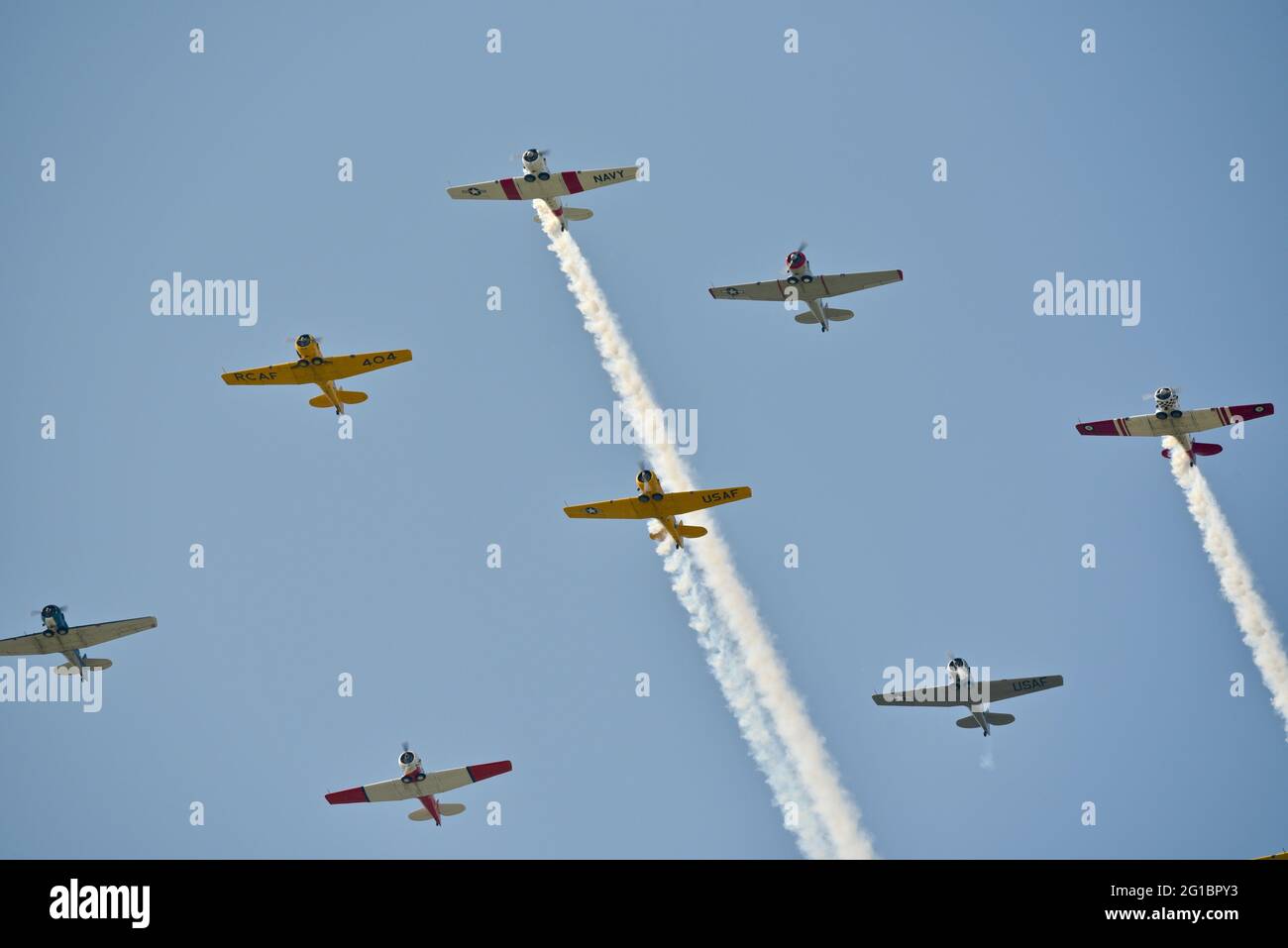 World war 2 planes formation hi-res stock photography and images - Alamy