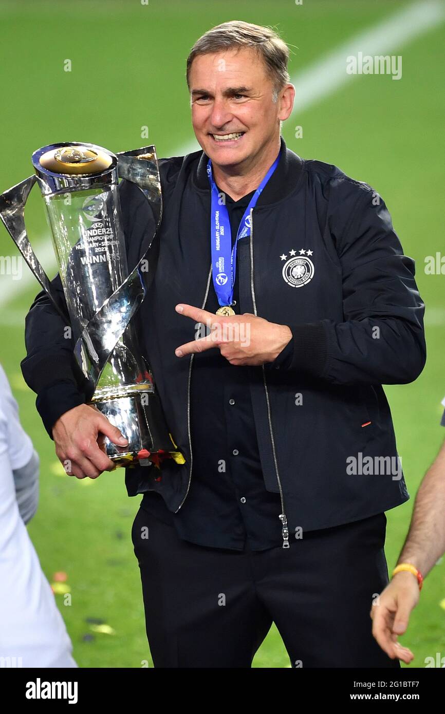 Ljubljana Slowenien 06th June 21 Stefan Kuntz Coach Ger With The Cup Cup Trophy Jubilation Joy Enthusiasm Award Ceremony Germany Portugal 1 0 Soccer U 21 Final Uefa Under21 European Championship 21 In Hungary Slovenia On