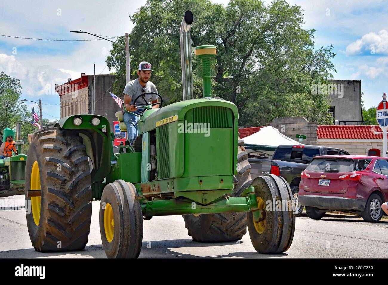 Modified tractors hi-res stock photography and images - Alamy