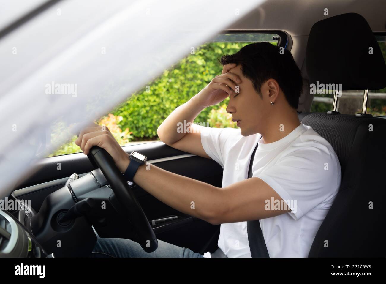 Driver dozing hi-res stock photography and images - Alamy