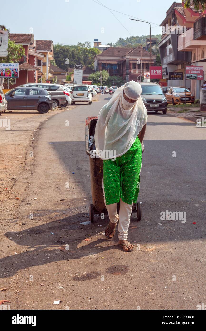 India Face Mask Rubbish Hi res Stock Photography And Images Alamy