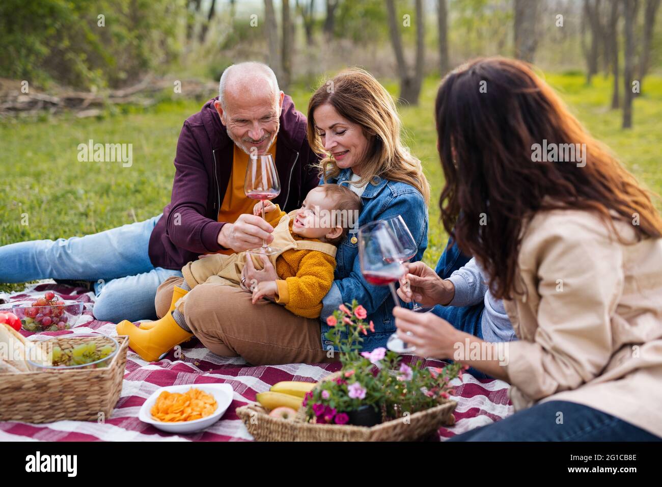 Picnic in nature hi-res stock photography and images - Alamy