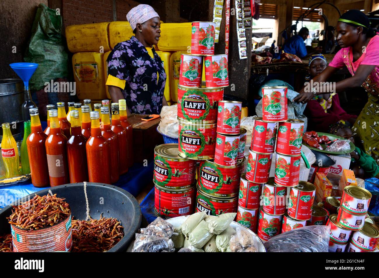 BURKINA FASO, Bobo Dioulasso, Grande MARCHE, market, selling of