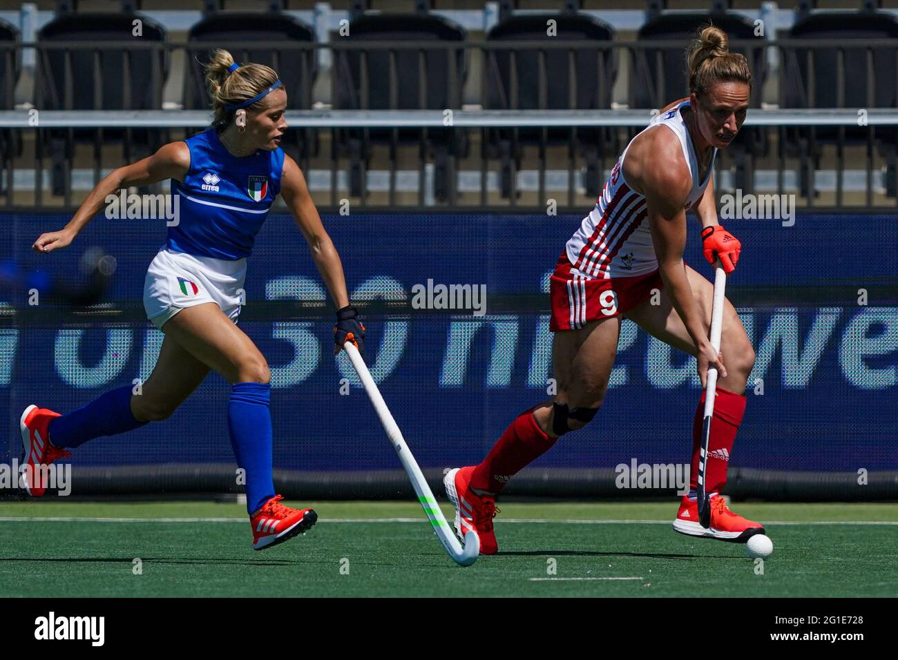 AMSTELVEEN, NETHERLANDS - JUNE 6: Susannah Townsend of England during the Euro Hockey Championships match between England and Italy at Wagener Stadion Stock Photo