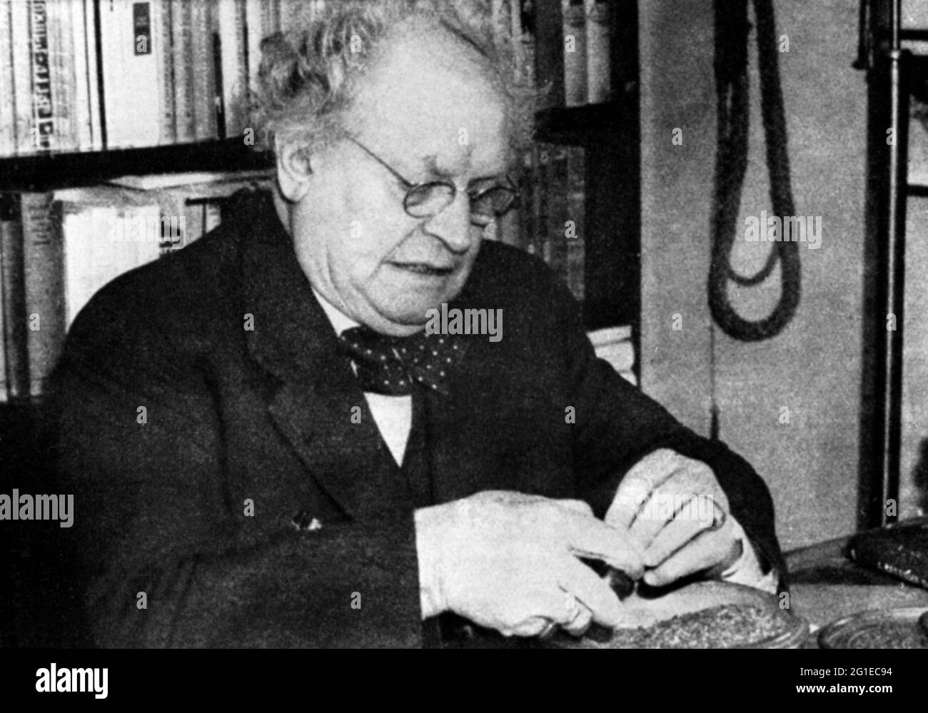 Andersen Nexoe, Martin, 26.6.1869 - 1.6.1954, Danish author / writer, half length, ADDITIONAL-RIGHTS-CLEARANCE-INFO-NOT-AVAILABLE Stock Photo