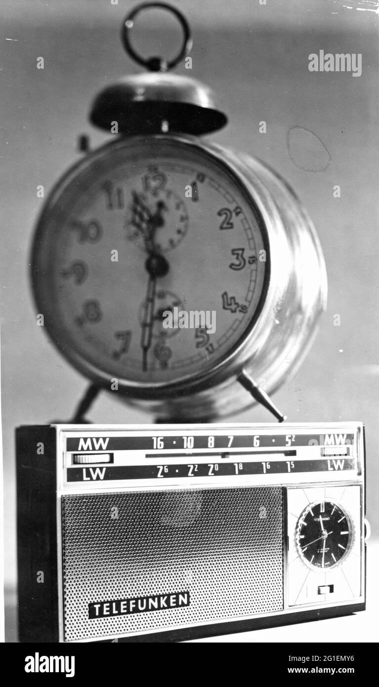 broadcast, radio, radio sets, Telefunken Ticcolo 3461 clock radio, ADDITIONAL-RIGHTS-CLEARANCE-INFO-NOT-AVAILABLE Stock Photo
