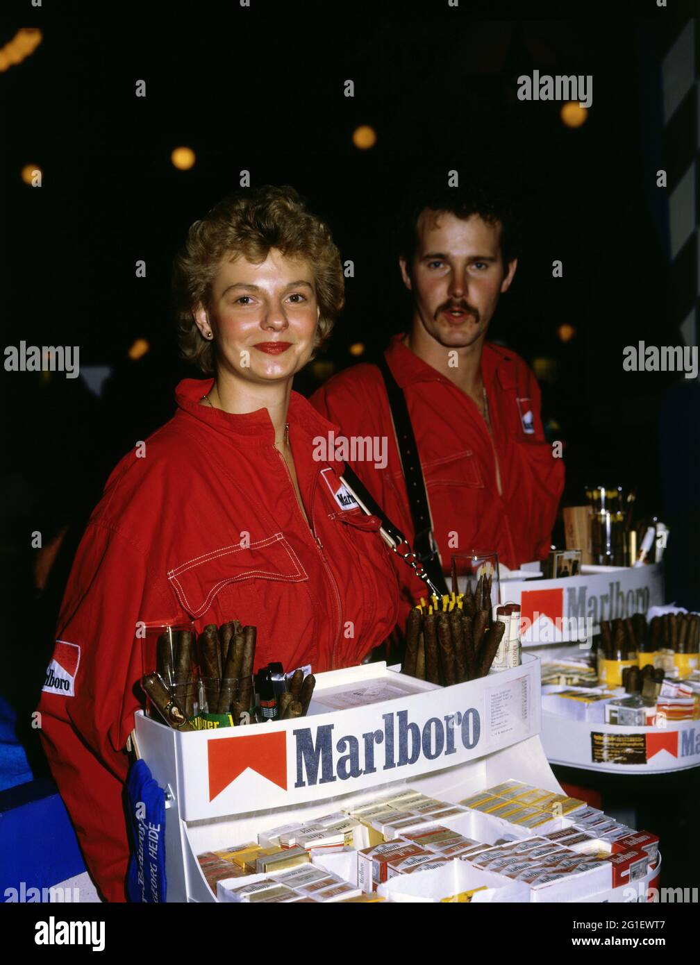 people, profession, cigarette seller, two cigarette dealers with vendor's tray, half-length, 1980s, ADDITIONAL-RIGHTS-CLEARANCE-INFO-NOT-AVAILABLE Stock Photo