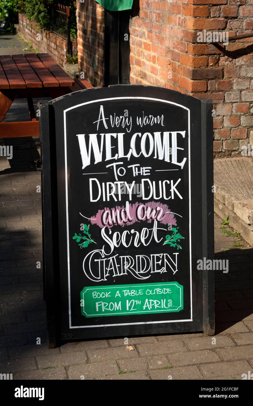 The Dirty Duck pub sign, Stratford-upon-Avon, Warwickshire, England, UK Stock Photo