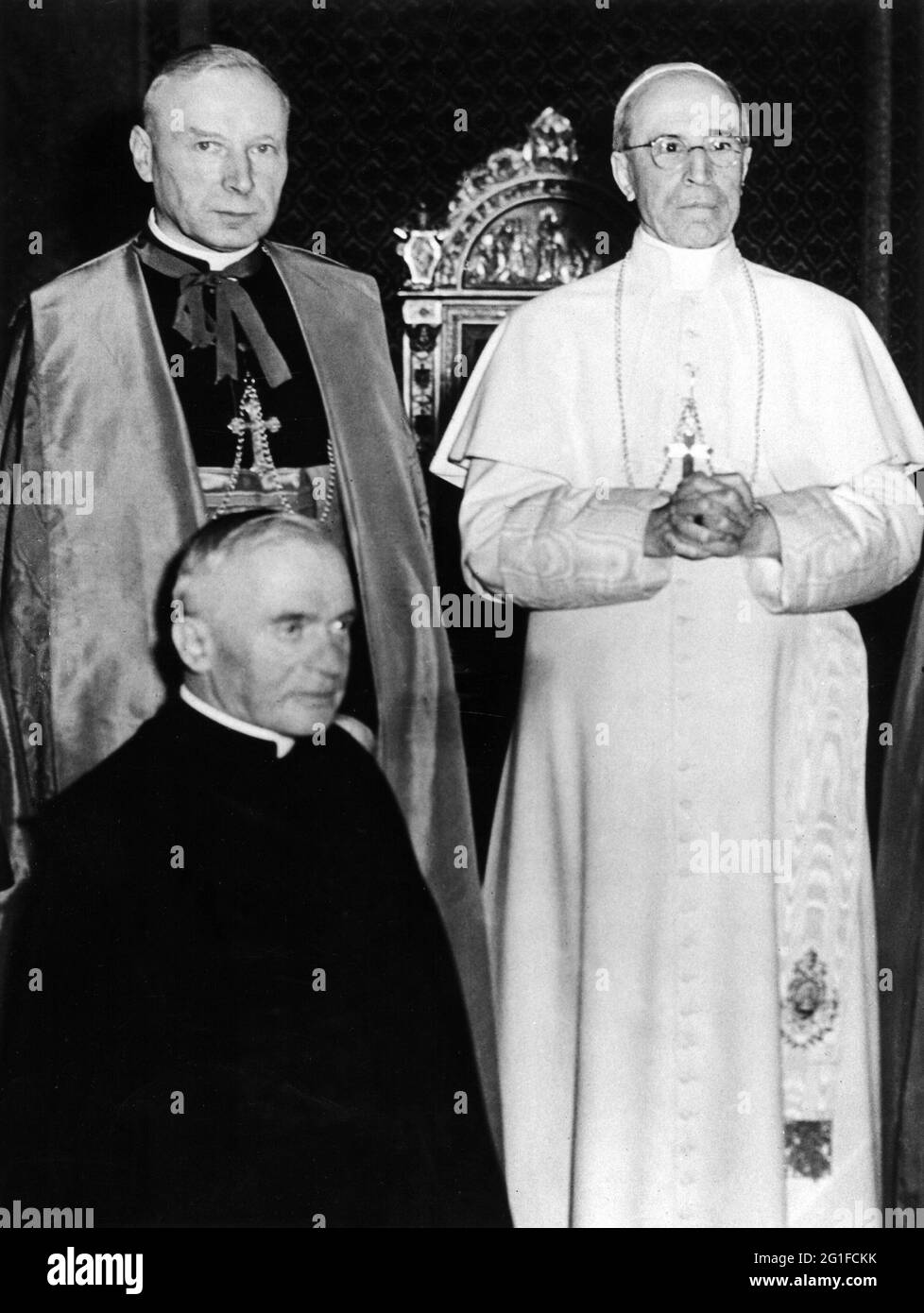 Pius XII (Eugenio Pacelli), 2.3.1876 - 9.10.1958, Pope 2.3.1939 - 9.10.1958, half length, ADDITIONAL-RIGHTS-CLEARANCE-INFO-NOT-AVAILABLE Stock Photo