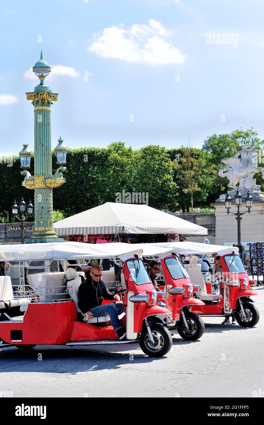 FRANCE, PARIS (75) 16TH ARRONDISSEMENT, TUCKTUCK VISIT PARIS AT PLACE DE LA CONCORDE Stock Photo