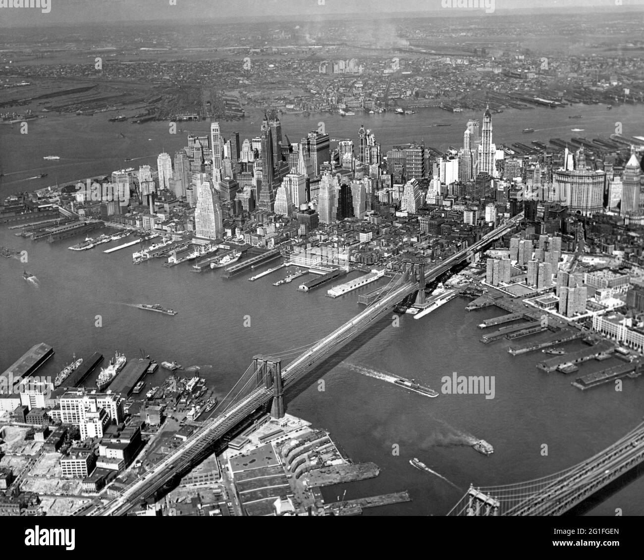 new-york-aerial-1950s-hi-res-stock-photography-and-images-alamy