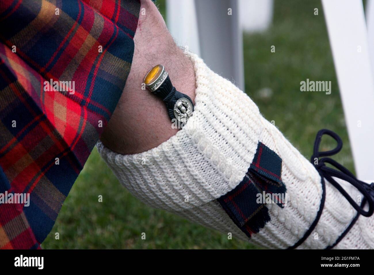 Kilt, kilt, tartan, knee, kneehighs with ornamental suspenders, garter