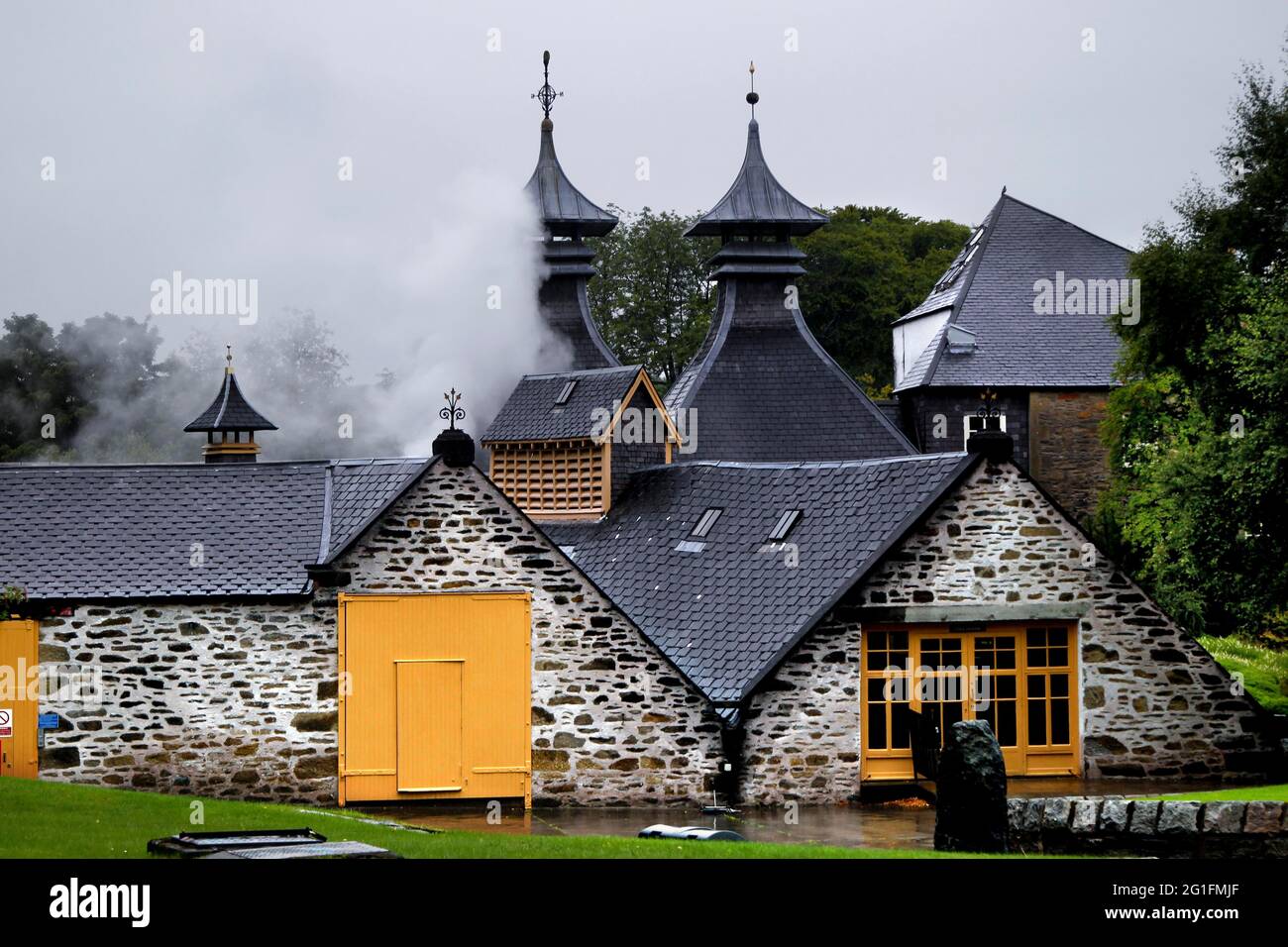 Strathisla Distillery, whisky distillery, whisky distillery, distillery