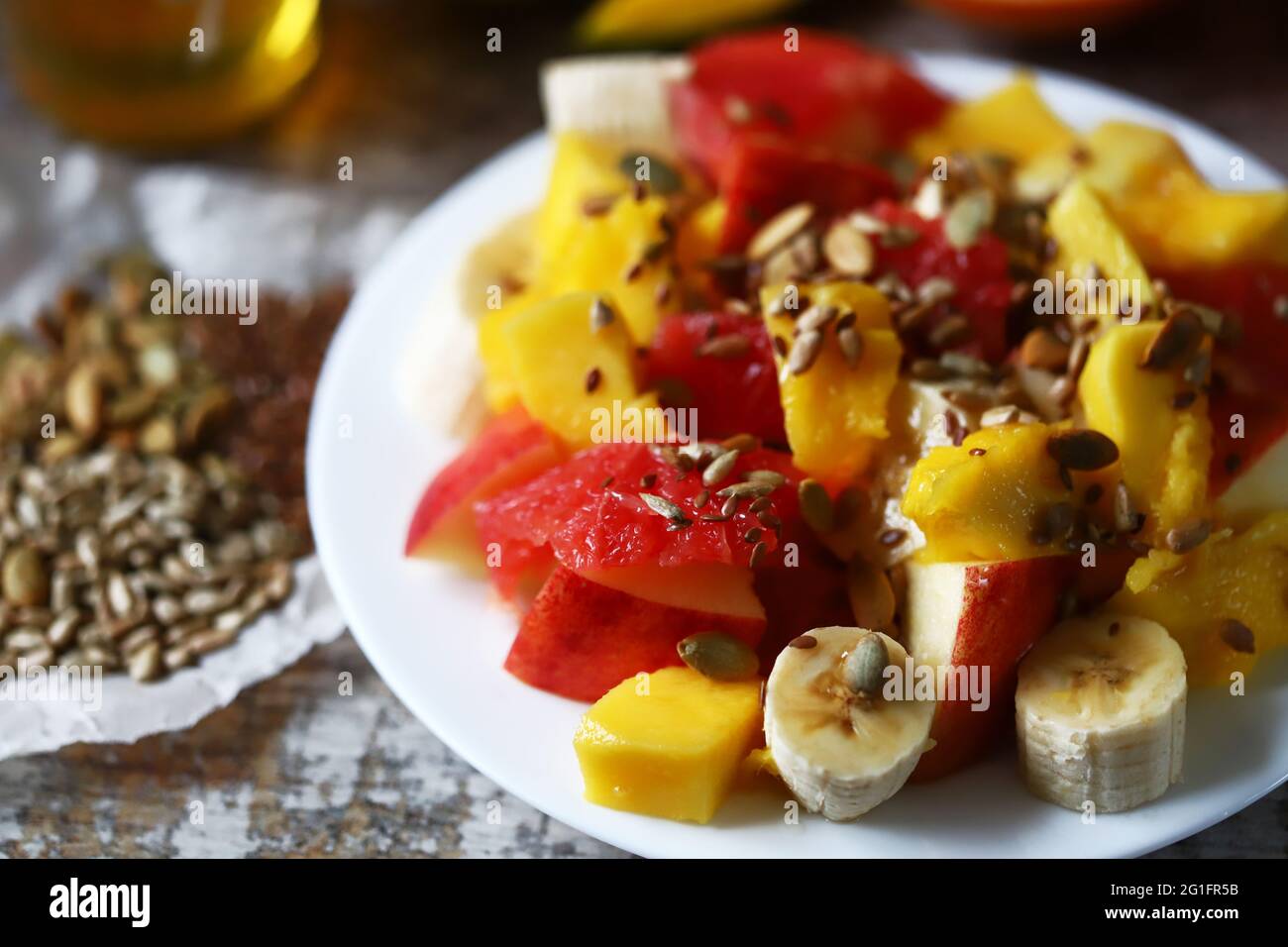 Kiwi pineapple mango hi-res stock photography and images - Alamy