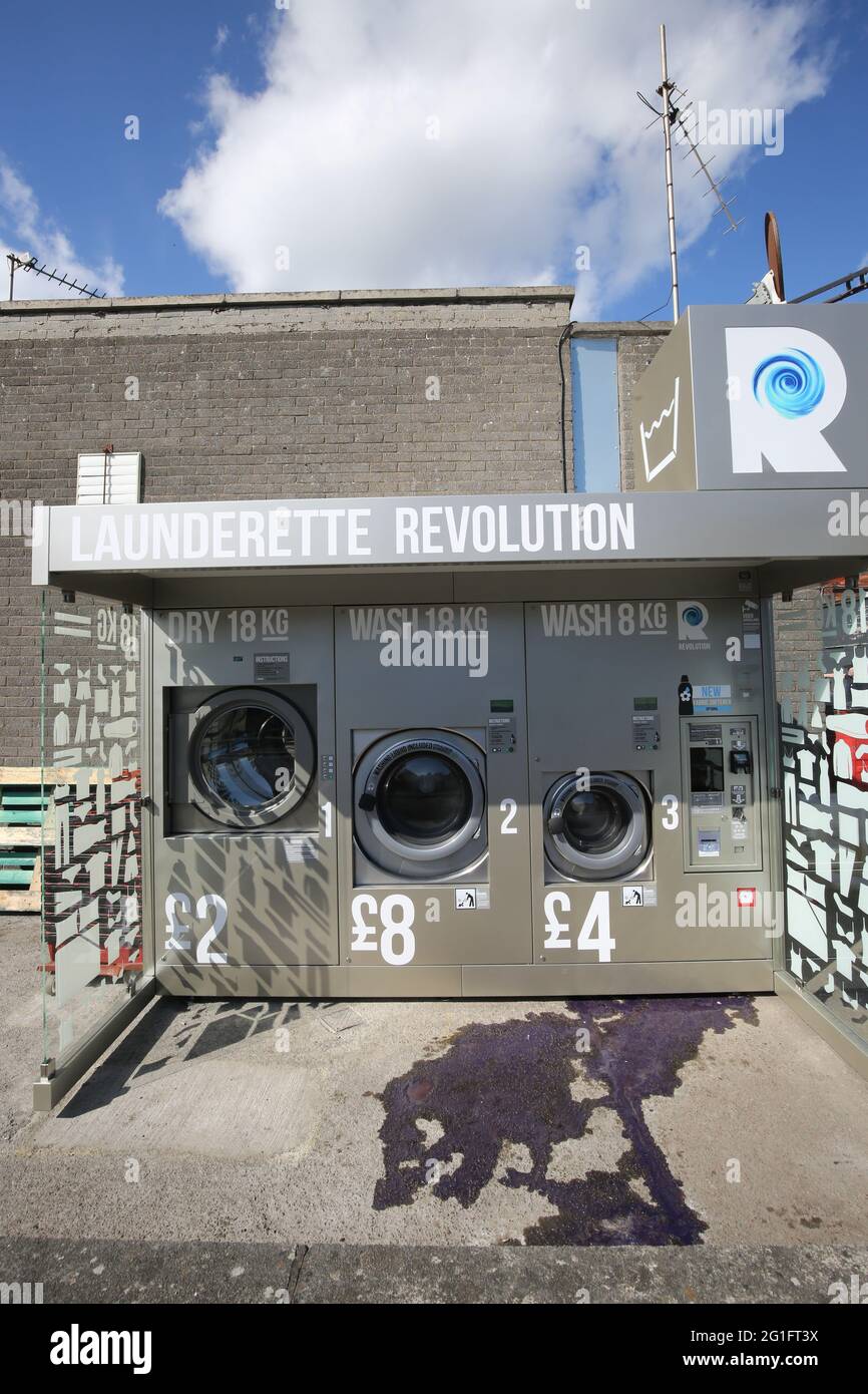 Dry cleaning kiosk hires stock photography and images Alamy