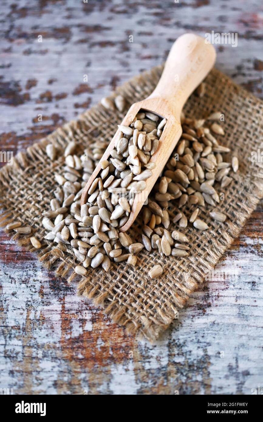 Pile sunflower seeds hi-res stock photography and images - Alamy
