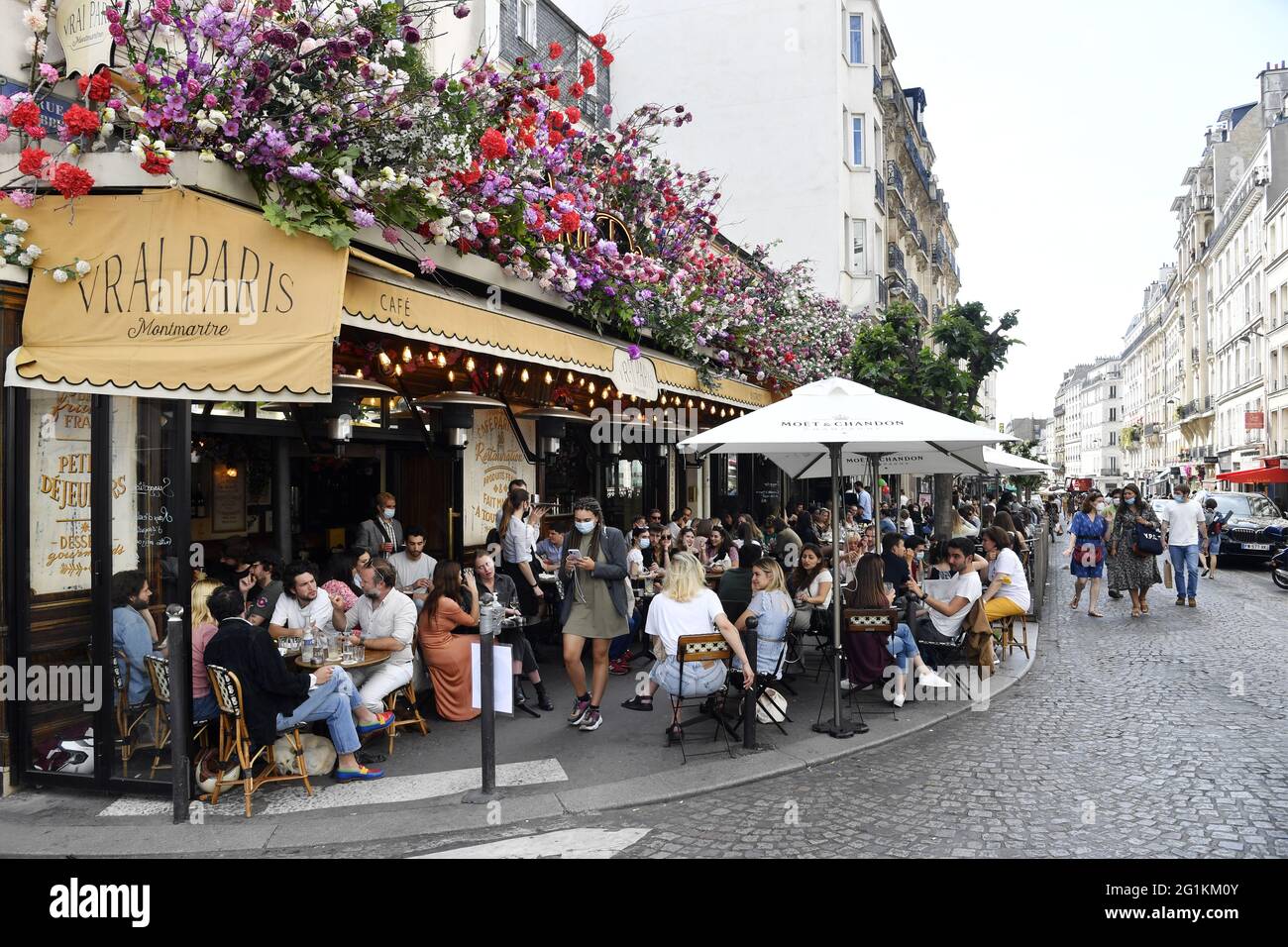 Bistrot reopening after covid19 - Montmartre - Paris - France Stock ...