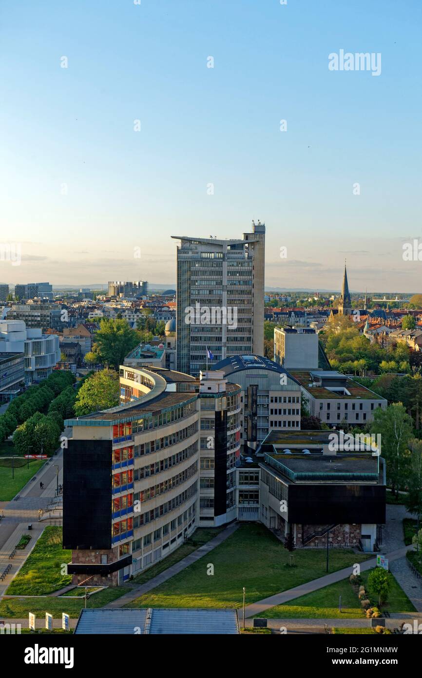 France, Bas Rhin, Strasbourg, Esplanade district, Esplanade campus,  University of Strasbourg, Unistra Chemistry Tour and Faculty of Law of  Strasbourg Stock Photo - Alamy