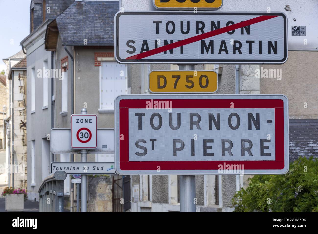 Tournon saint pierre hires stock photography and images Alamy