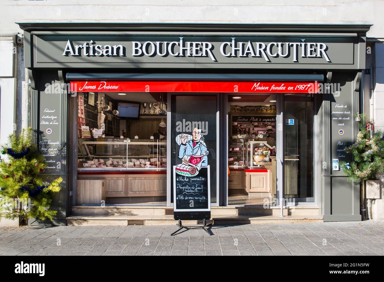 France, Indre et Loire, Loire valley listed as World Heritage by UNESCO,  Bl�r�, Doiseau butcher shop front Stock Photo - Alamy