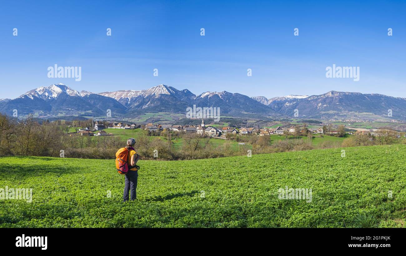 France, Isere, Trieves region, hike starting from Mens, village of Prebois at the foot of Mont Barral (alt : 1903m) and Le Jocou (2051m) Stock Photo