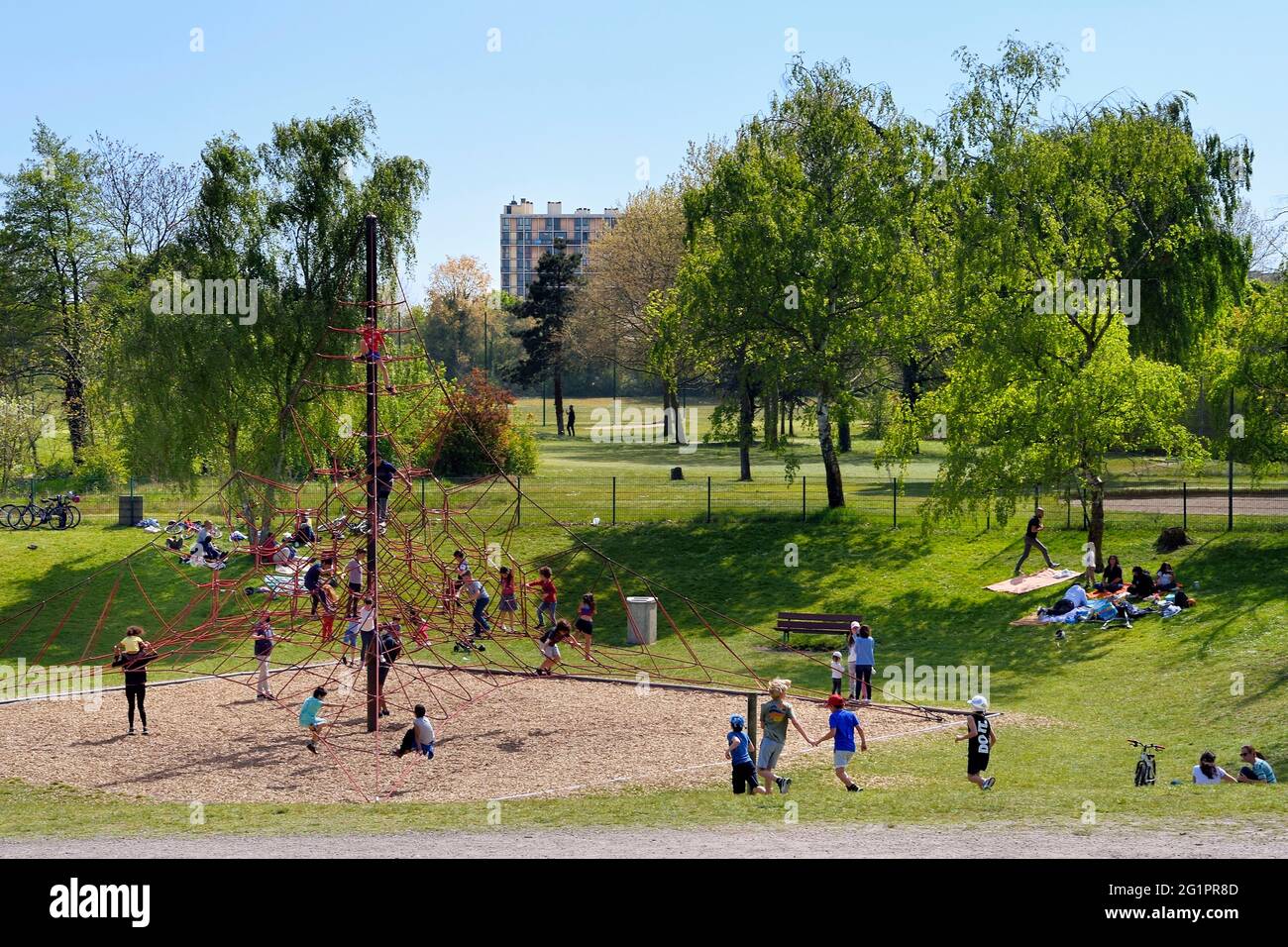 France, Val de Marne, Champigny sur Marne, parc du Tremblay, children's  play area Stock Photo - Alamy