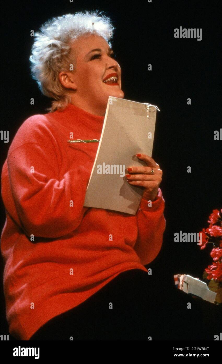 Angelika Milster bei der Premiere des Musicals 'Song and Dance' in Hamburg 1987 Stock Photo