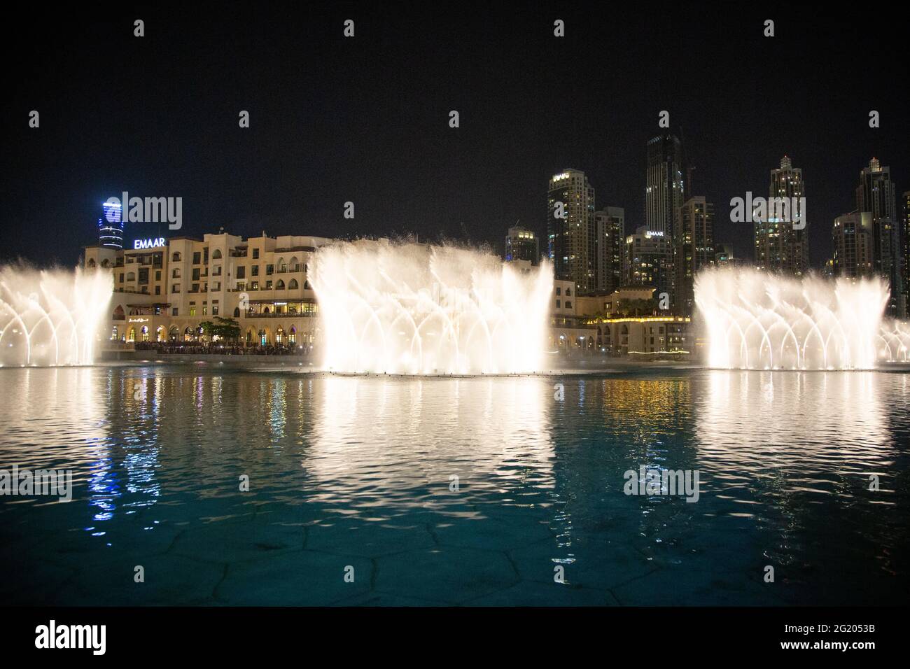The spectacular dancing fountains at Dubai Mall, Dubai, UAE, 30.11.2018