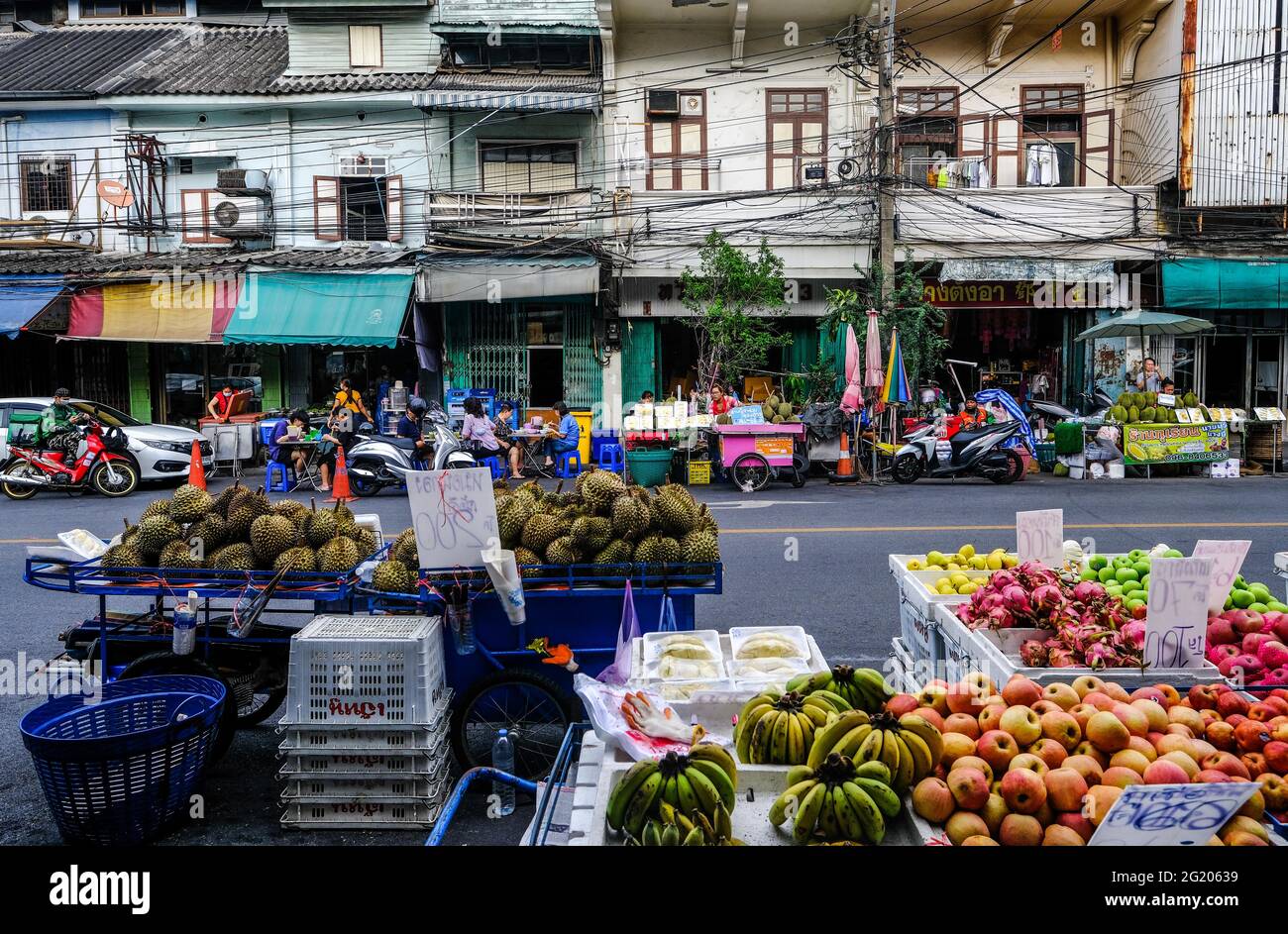An outdoor fruit and vegetable market in Chinatown, Bangkok, Thailand Stock Photo