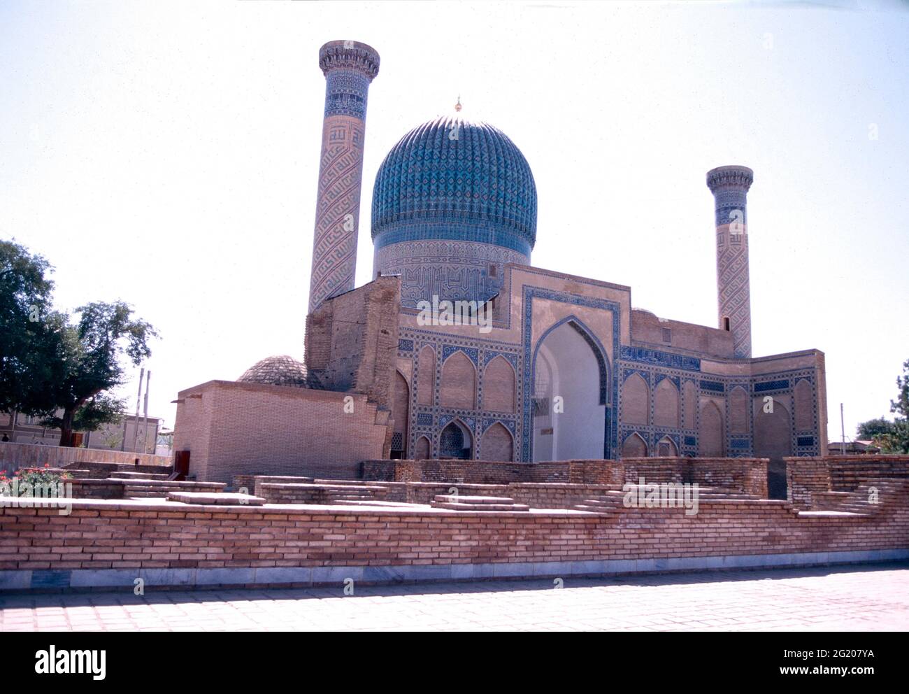 Bibi Khanum mosque, Samarkand, Uzbekistan 2000 Stock Photo