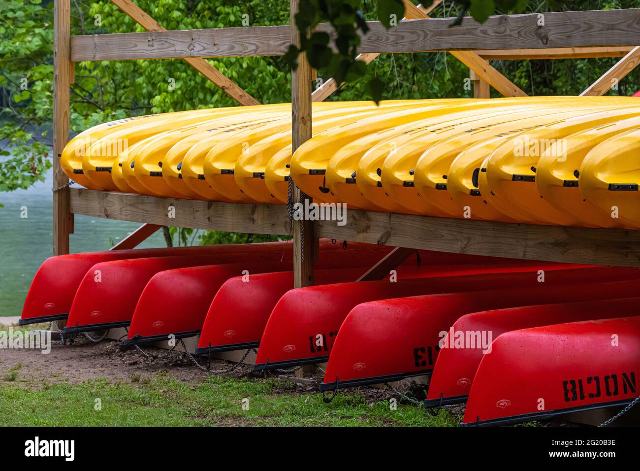 Nantahala Outdoor Center Roswell Outpost rental kayaks and canoes for exploring the Chattahoochee River National Recreation Area. (USA) Stock Photo