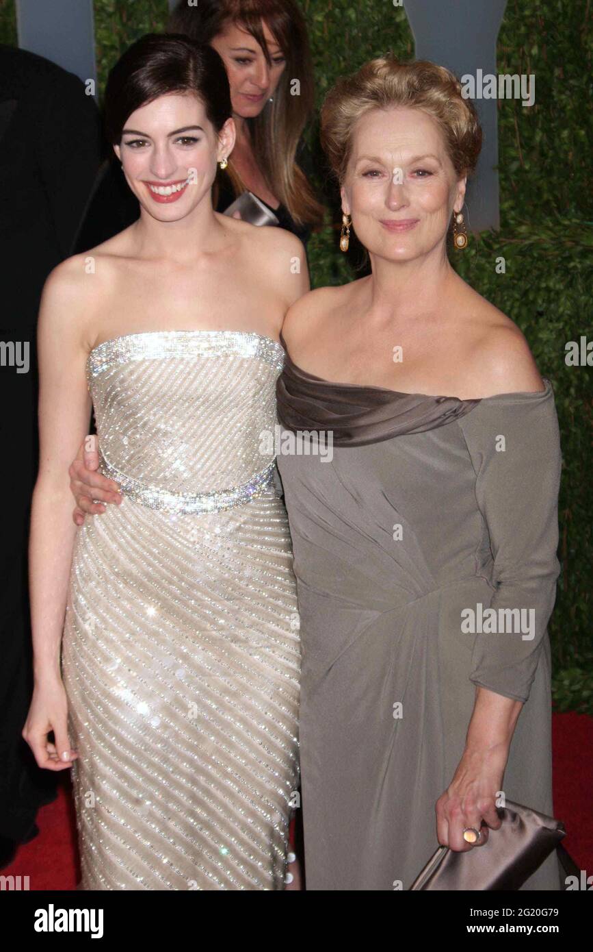 Anne Hathaway and Meryl Streep attend the Vanity Fair Oscar Party at