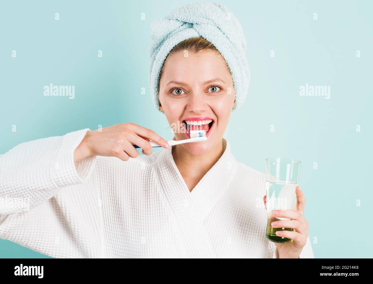 Ceaning teeth hi-res stock photography and images - Alamy