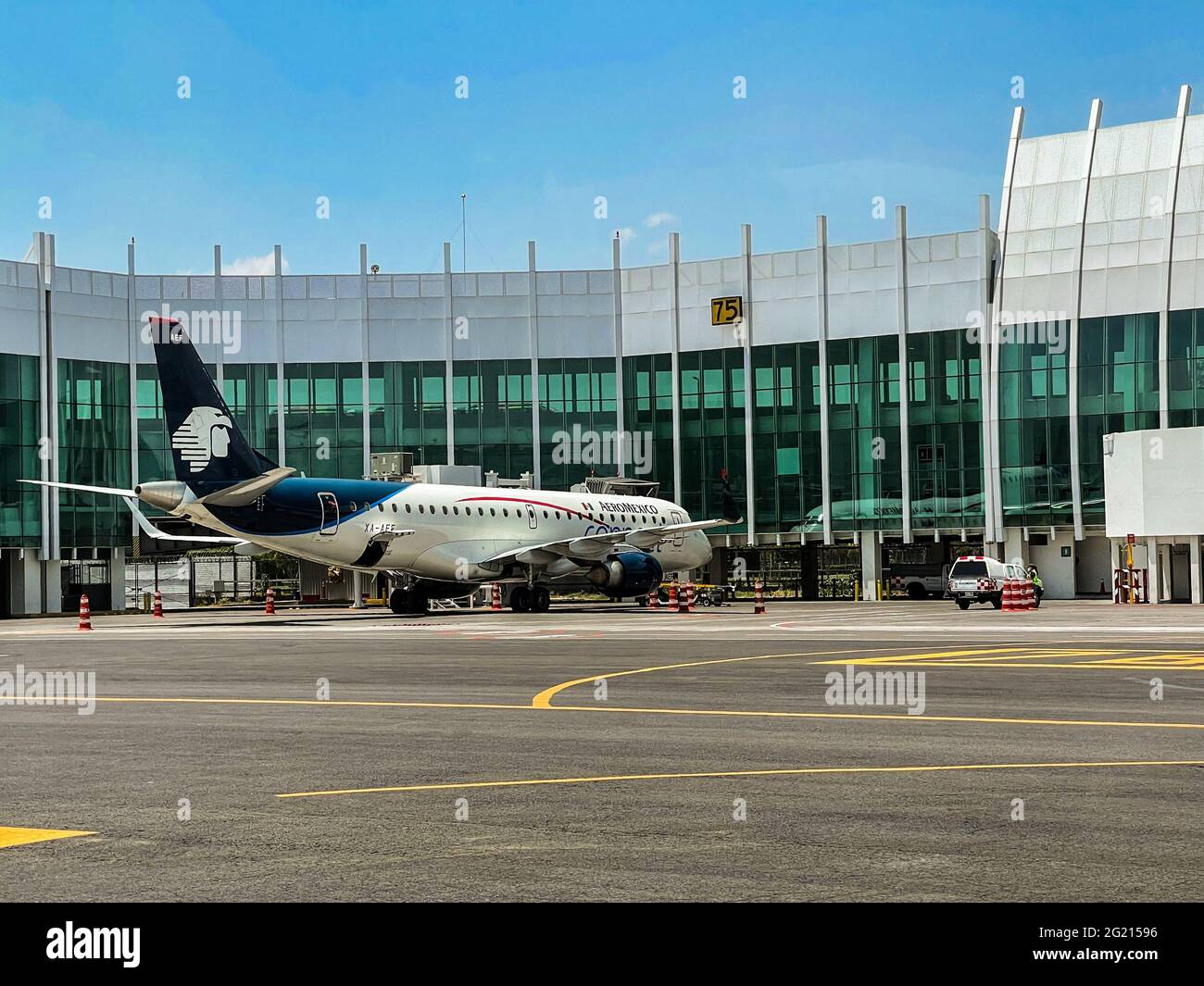 Expansion of Terminal II of the Mexico City Airport. Airline Aero
