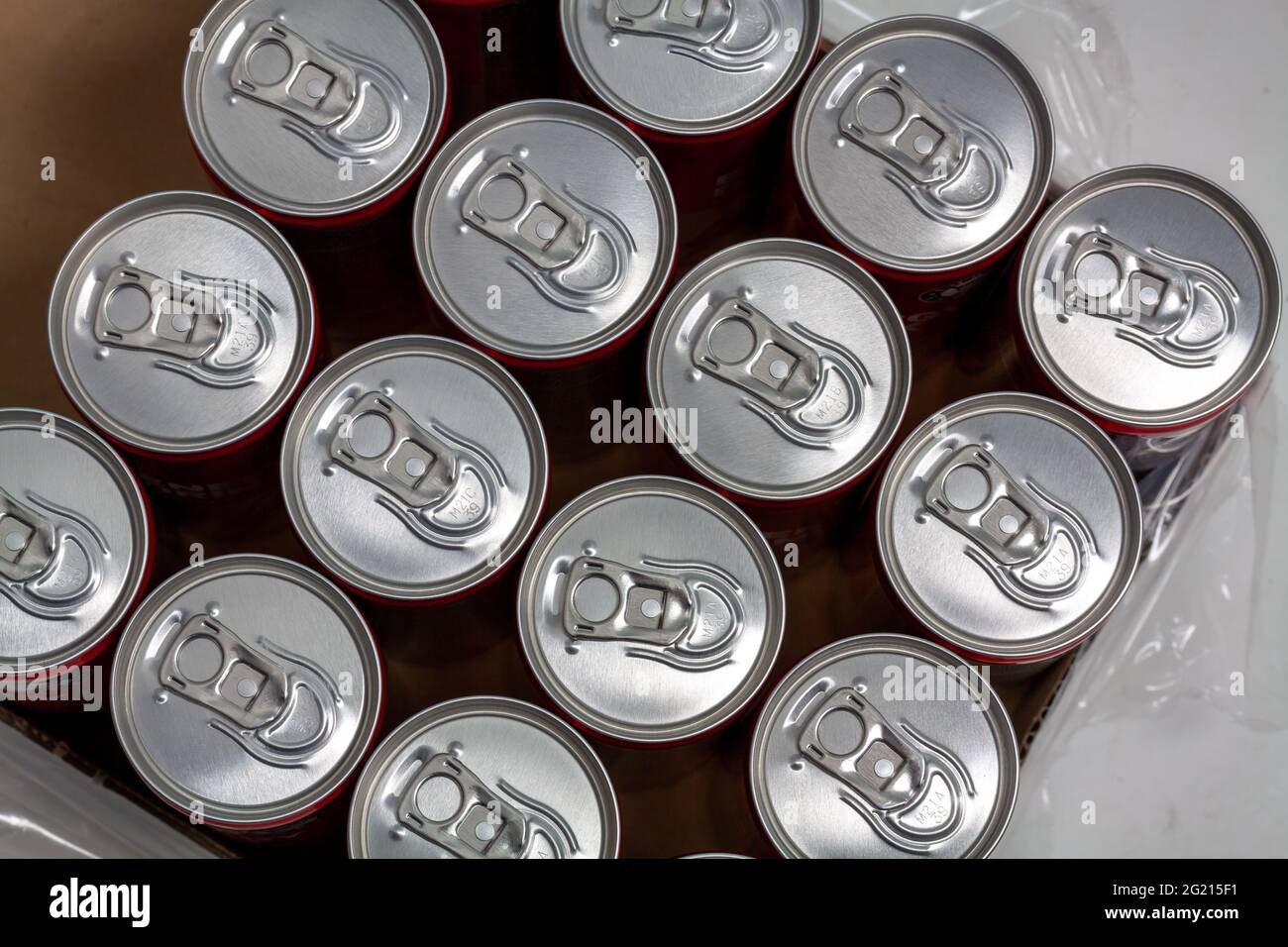 Soft drink can bottle hi-res stock photography and images - Alamy