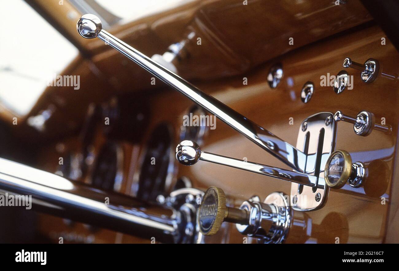 xadrez estratégia Paradoxo bugatti type 57sc atlantic interior opcional