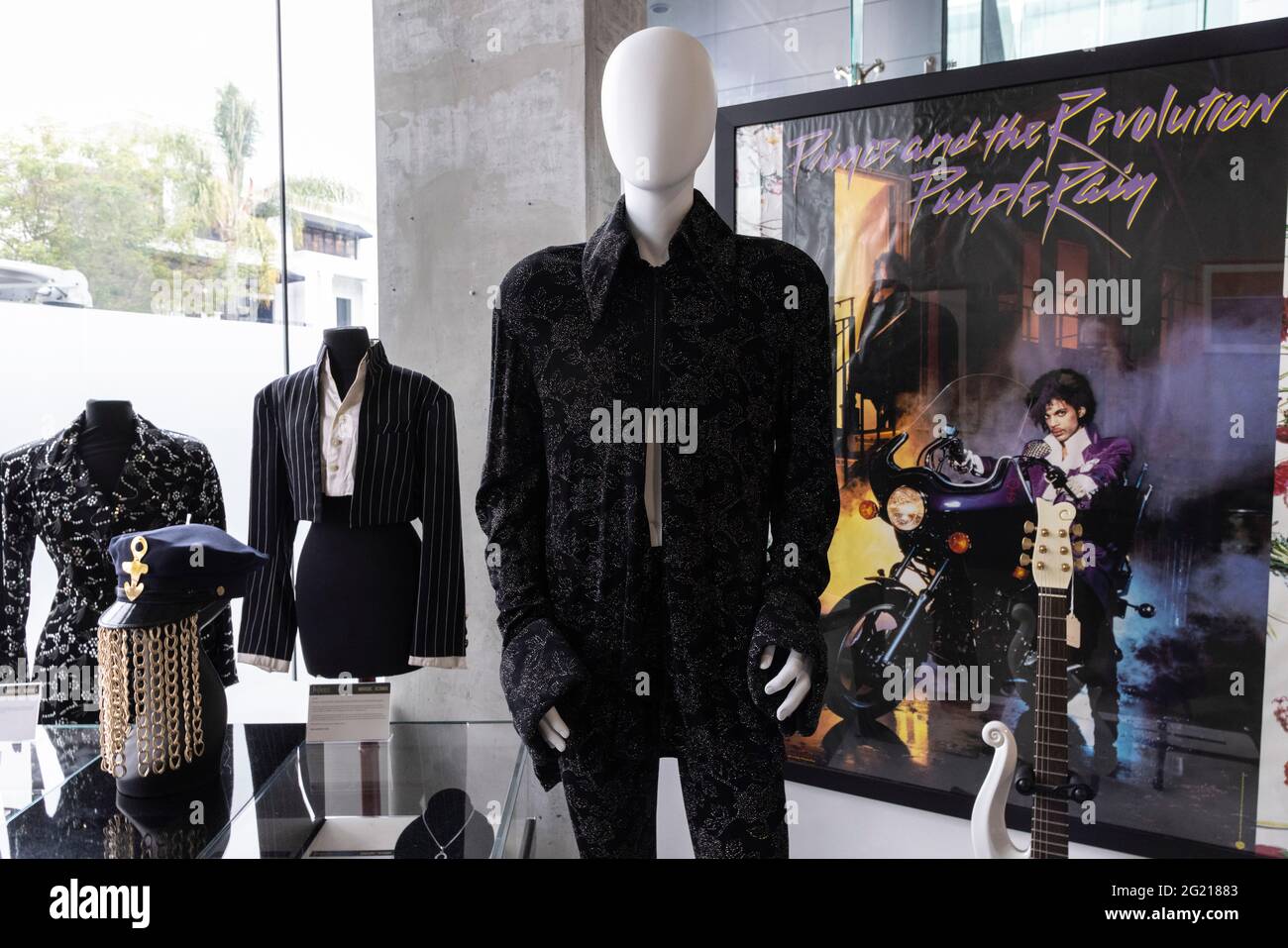 Auction memorabilia High Resolution Stock Photography and Images Alamy(00)