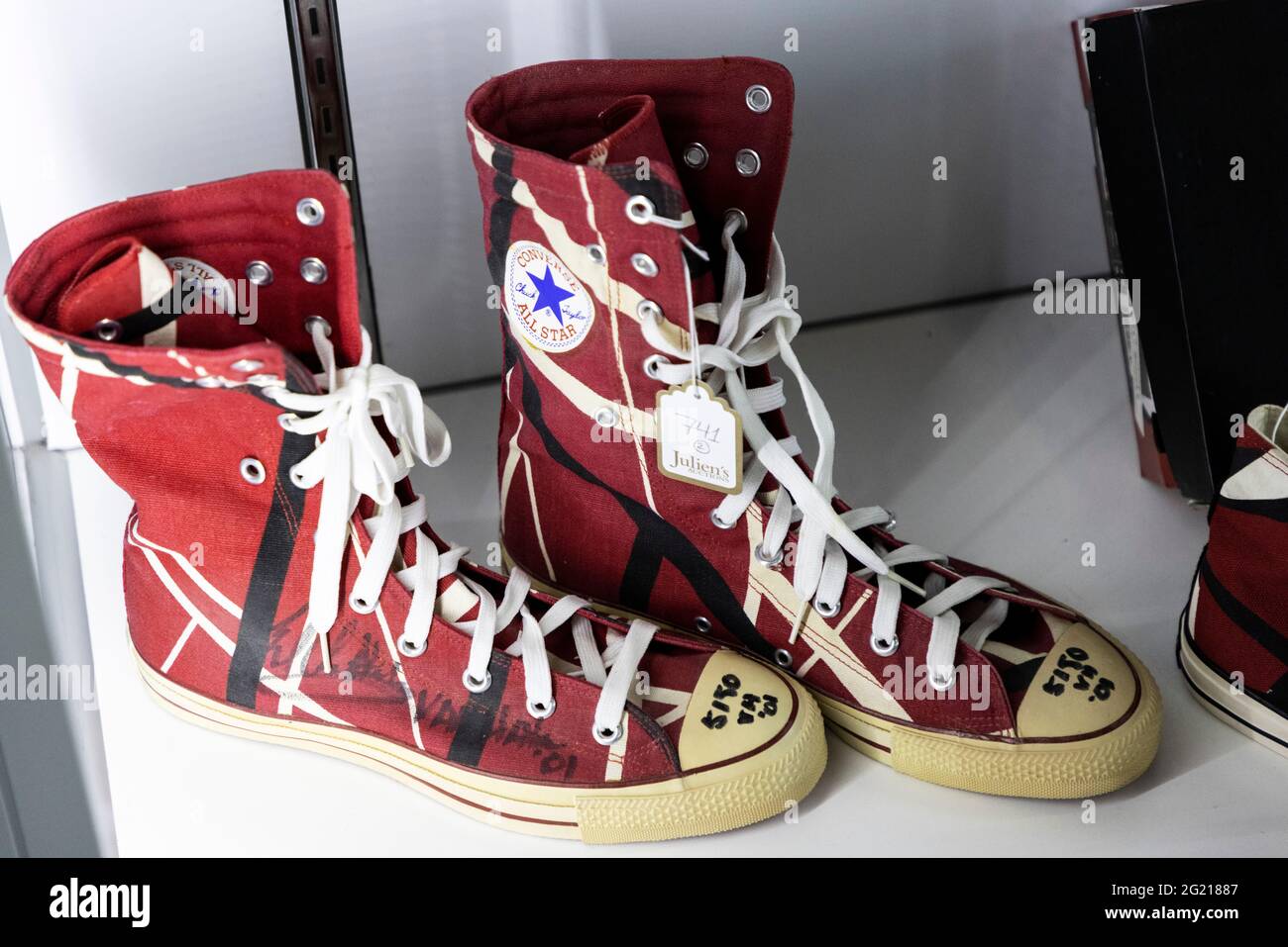 Beverly Hills, USA. 07th June, 2021. Music Icons auction memorabilia at  Julien's Auctions. 6/7/2021 Beverly Hills, CA USA Eddie Van Halen signed  converse sneakers. (Photo by Ted Soqui/SIPA USA) Credit: Sipa USA/Alamy