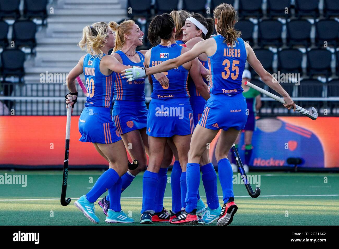 AMSTELVEEN, NETHERLANDS - JUNE 7: Netherlands scores fourth goal during the Euro Hockey Championships match between Spanje and Nederland at Wagener Stadion on June 7, 2021 in Amstelveen, Netherlands (Photo by Jeroen Meuwsen/Orange Pictures) Stock Photo