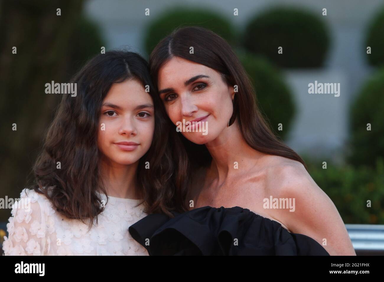 June 7, 2021: June 7, 2021 (Malaga) Paz Vega, excited by the debut of her daughter Ava in the cinema The actress stars 'La casa del caracol', where also appears her second daughter with Orson Salazar.Paz Vega has attended the press presentation of her new film, directed by the novel Macarena Astorga, and has done so accompanied by her husband and two children Orson and Lenon. Credit: Lorenzo Carnero/ZUMA Wire/Alamy Live News Stock Photo