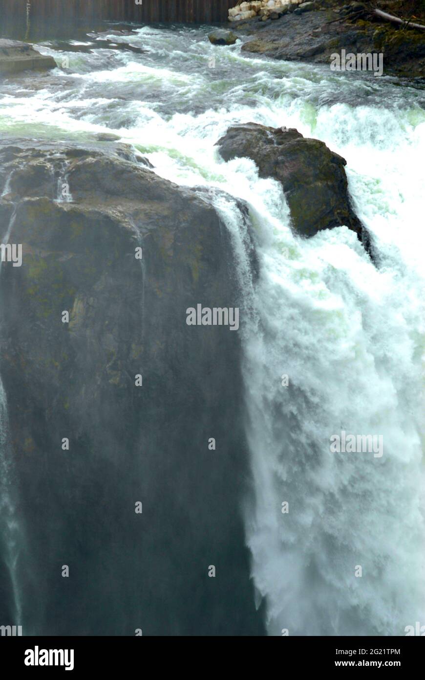 Water crashes down Snoqualmie Falls in Snoqualmie, Washington, USA, on a cold winter day. Stock Photo