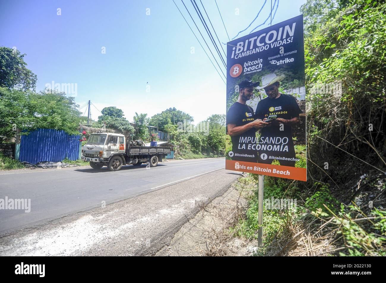Chiltuipan, El Salvador. 07th June, 2021. A woman withdraws money from a  Bitcoin ATM. Salvadoran President Nayib Bukele has announced that he will  propose a law to the Congress, where his party