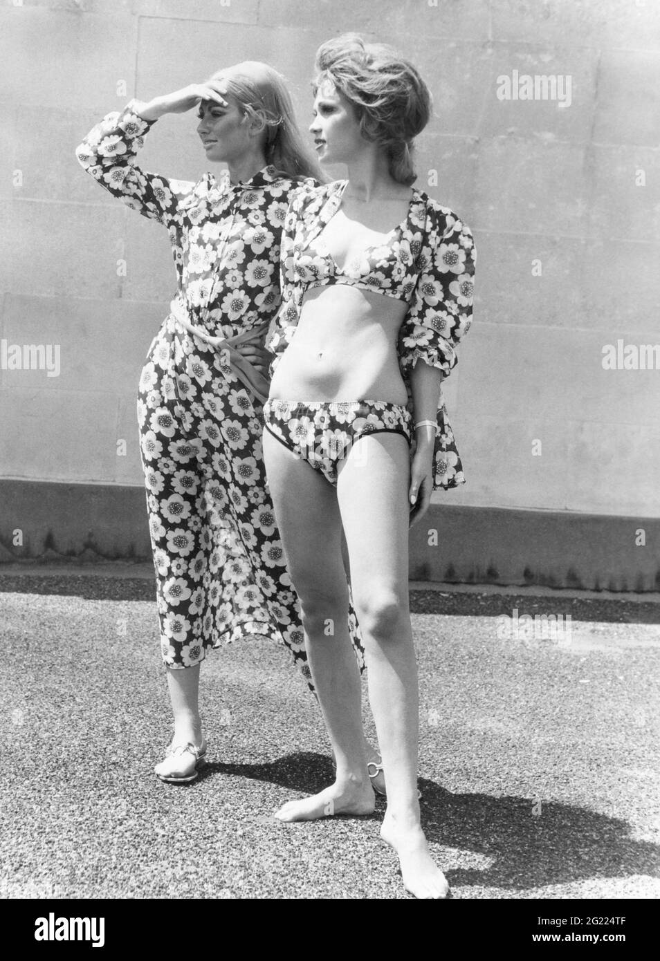 fashion, models, wearing bikini, and sun-frock, full length, collection, Kayser, 1970, ADDITIONAL-RIGHTS-CLEARANCE-INFO-NOT-AVAILABLE Stock Photo