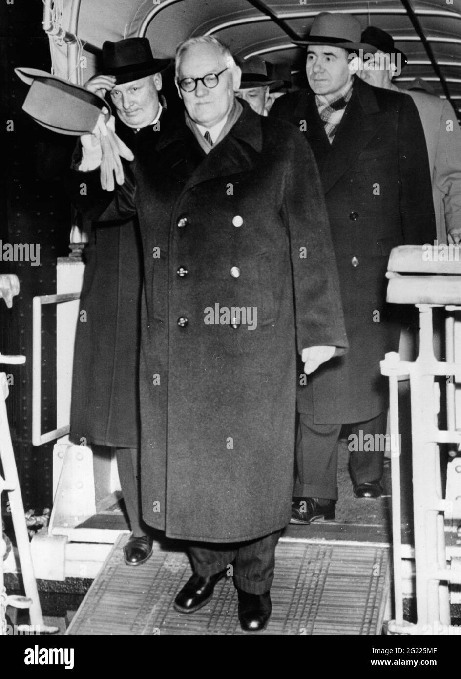 Vyshinsky, Andrey Januaryevich, 10.12.1883 - 22.11.1954, Soviet politician, Foreign Minister, full length, with Andrei Gromyko, EDITORIAL-USE-ONLY Stock Photo